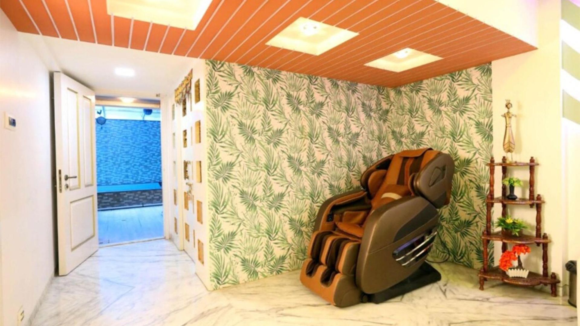 Villa Luxurious 4 Bedroom Private Pool At Kandivali East, Mumbai