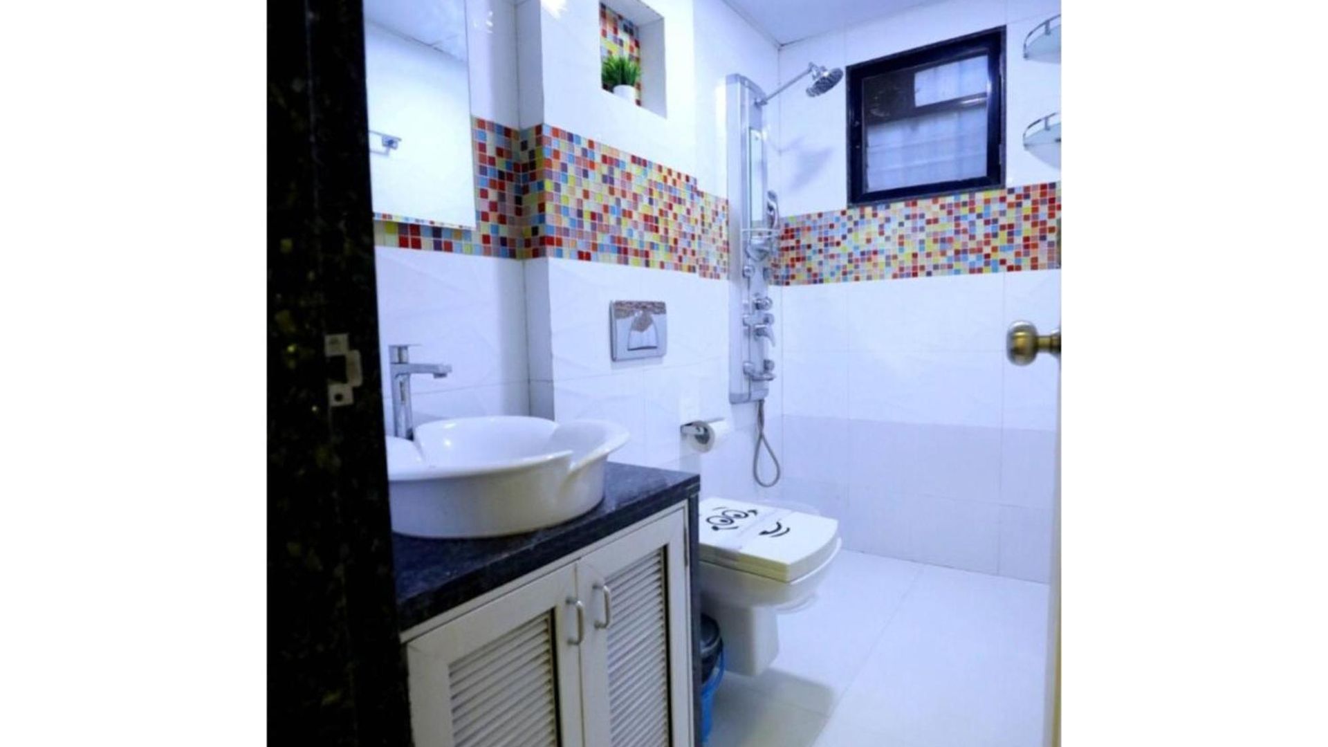 Luxurious 4 Bedroom Private Pool At Kandivali East, Villa