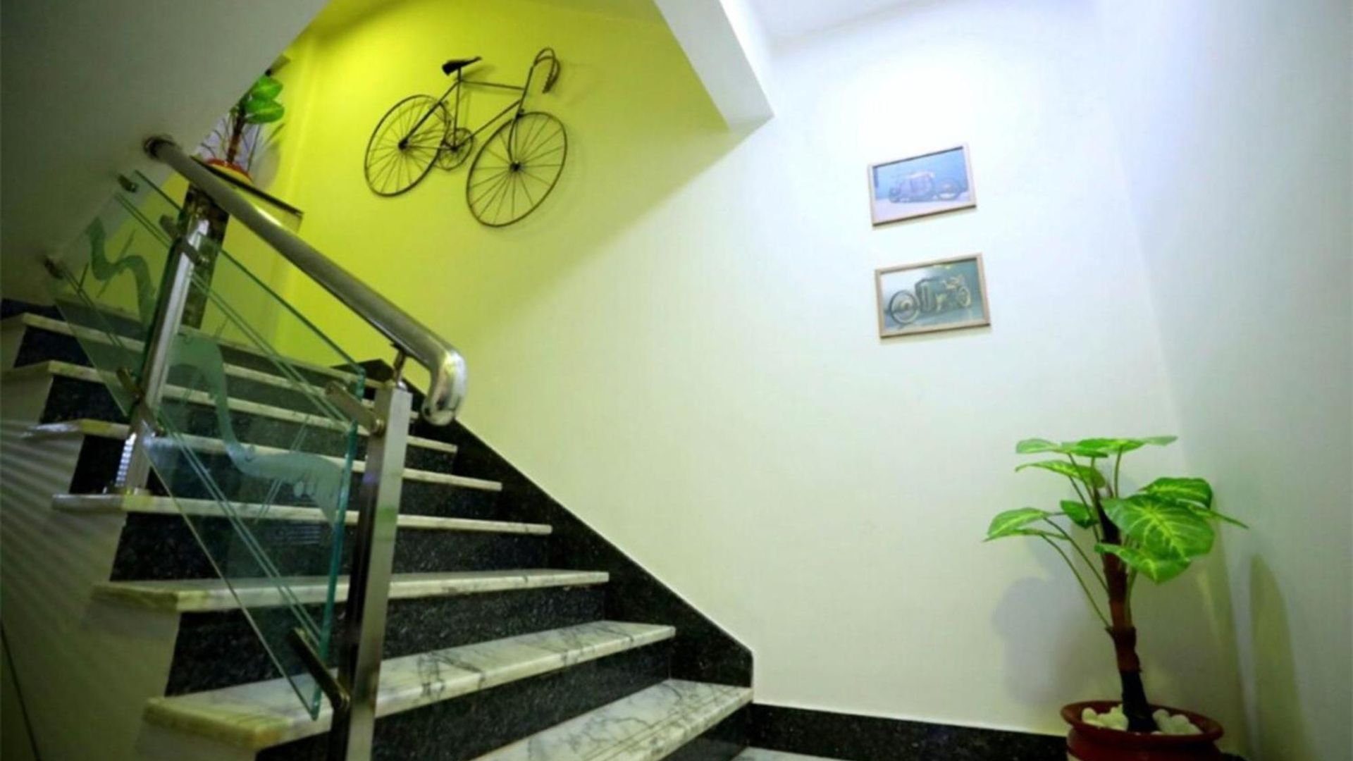 Villa Luxurious 4 Bedroom Private Pool At Kandivali East, *