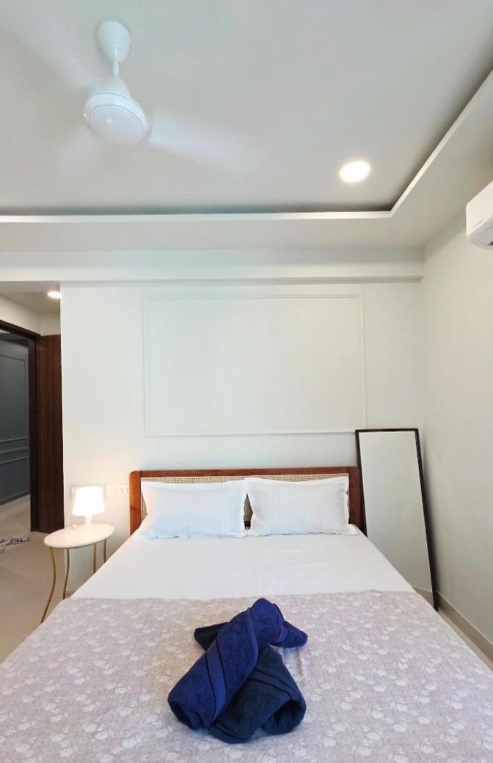 Fortune Crown 403- Premium Khar * Mumbai