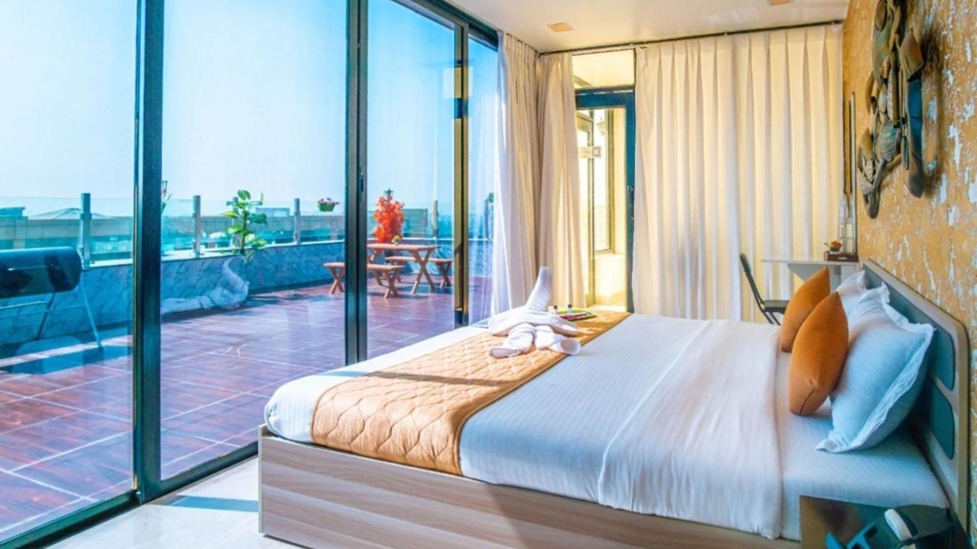 Apartment Private Rooftop 3br Near International Airport Andheri East