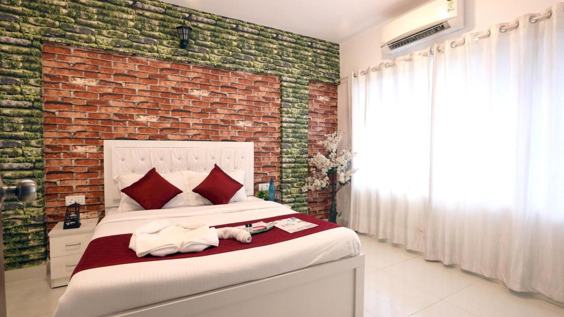Apartment Azure 1-bedroom Apartment, Asha Nagar Kandivali East, *