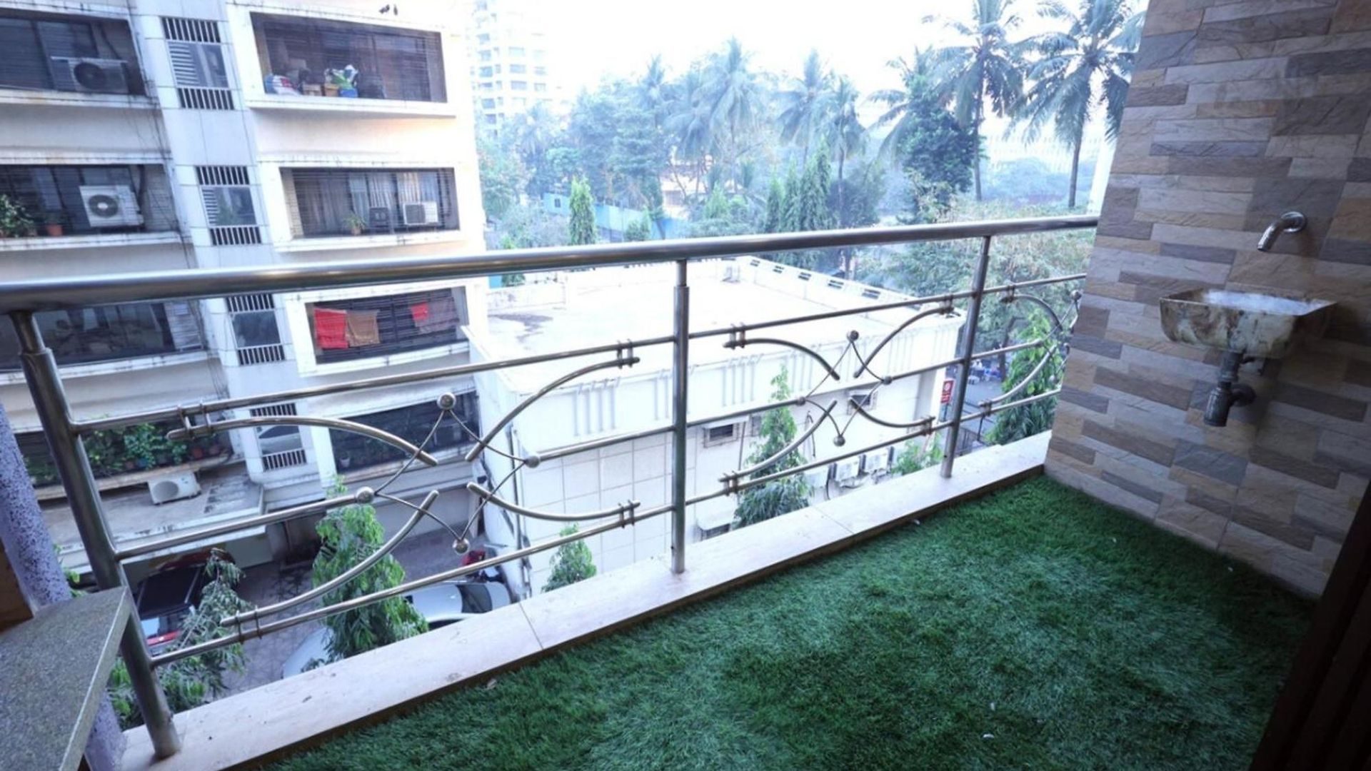 Embassy 2 Bedroom Near Bkc & Guru Nanak Hospital Bandra East *