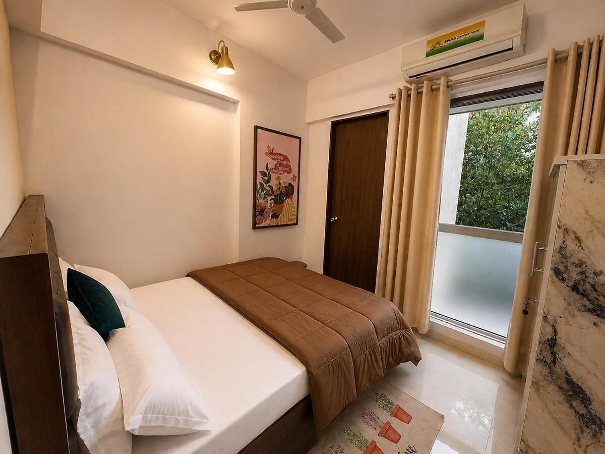 Warm Modern 1bhk Flat New Tower Yari Road Apartment *