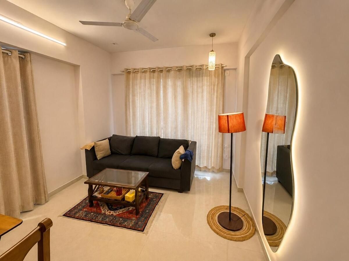 Warm Modern 1bhk Flat New Tower Yari Road Apartment *
