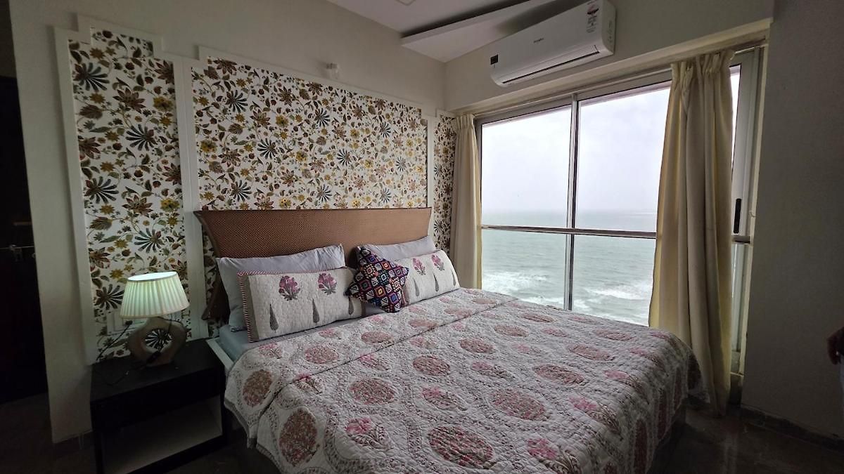 Ocean 1401- 3 Bhk Seafacing Spacious Apartment *