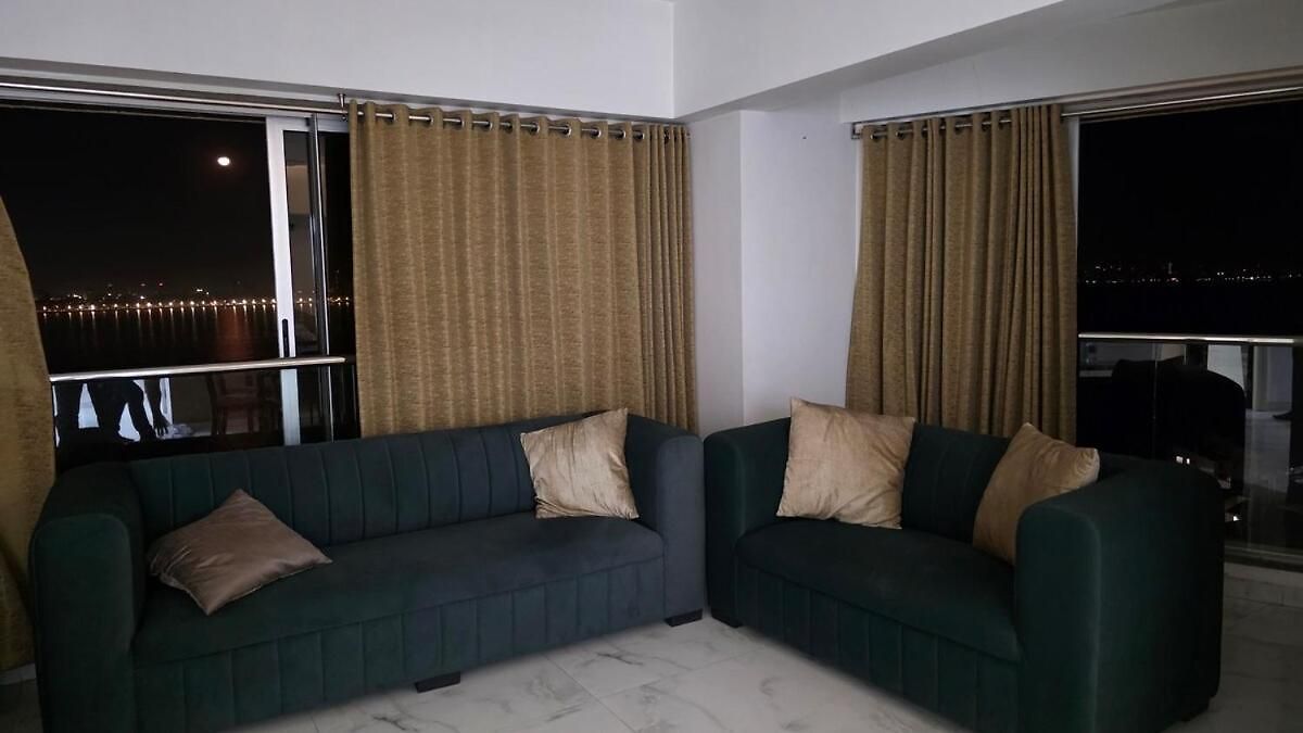 3 Bhk Sea Facing Spacious Apartment- Ocean 1402 Apartment *