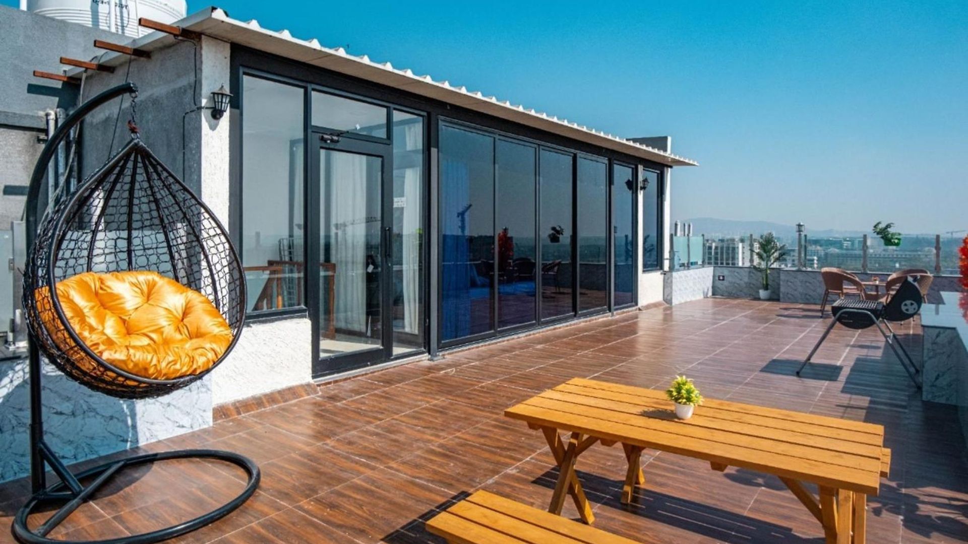 Private Rooftop 3br Near International Airport Andheri East *