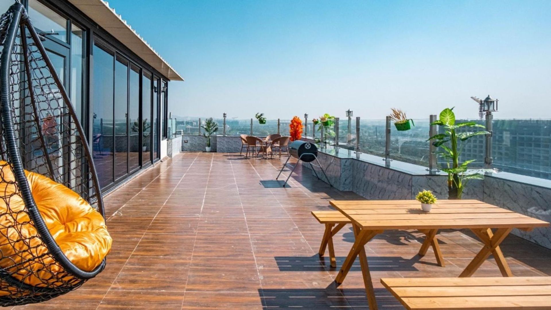 Private Rooftop 3br Near International Airport Andheri East Apartment *