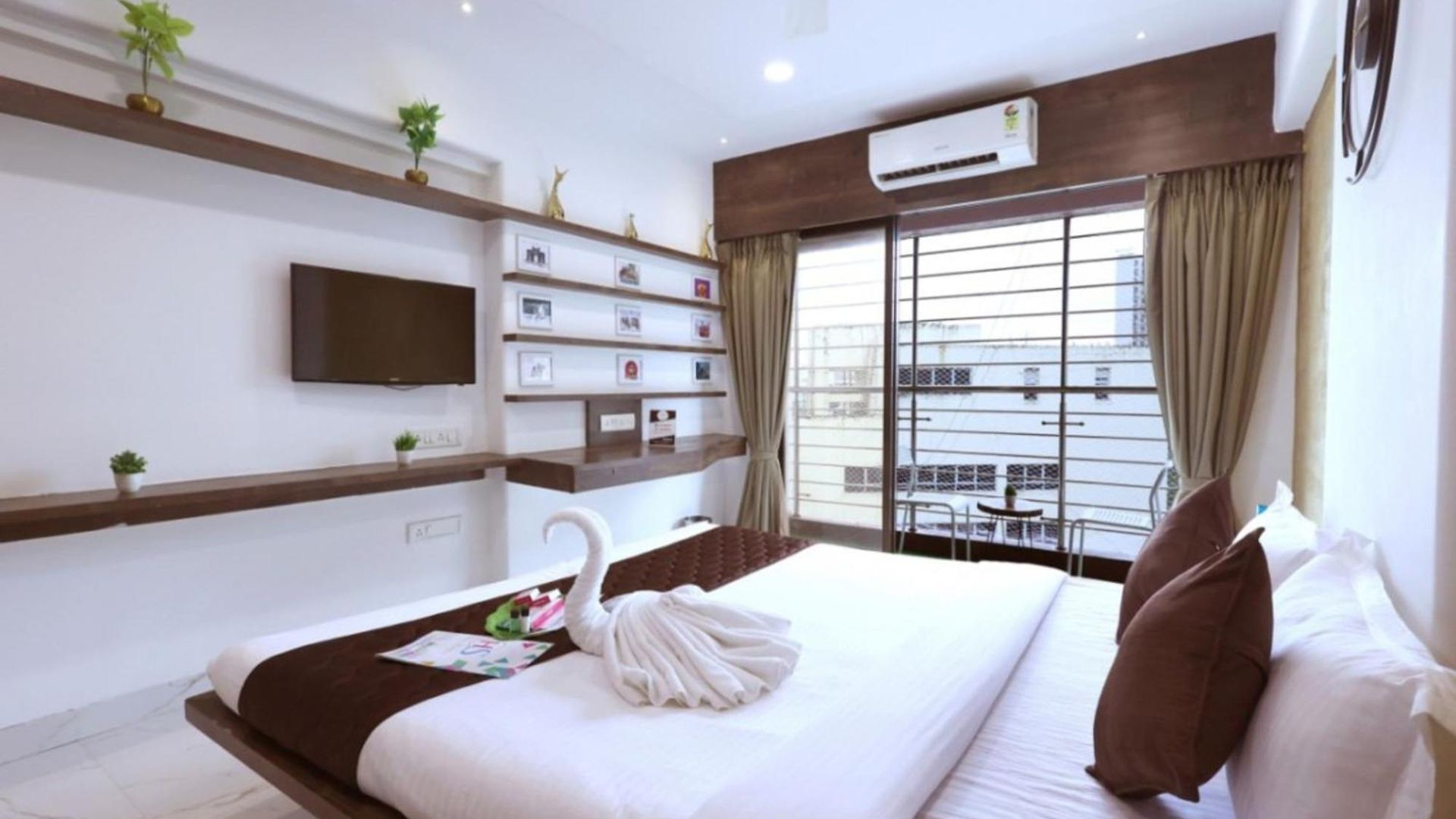 Premium 3br Near Bkc & Bandra East Mumbai