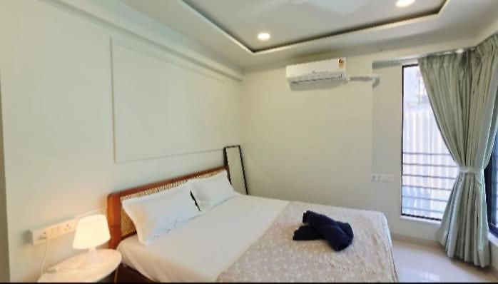 Apartment Fortune Crown 403- Premium Khar *