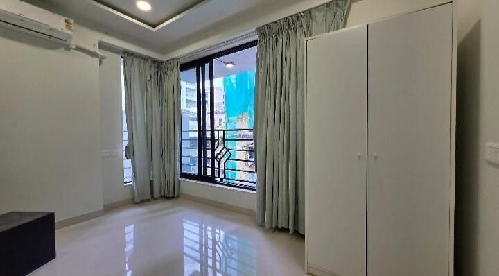 Fortune Crown 403- Premium Khar Mumbai