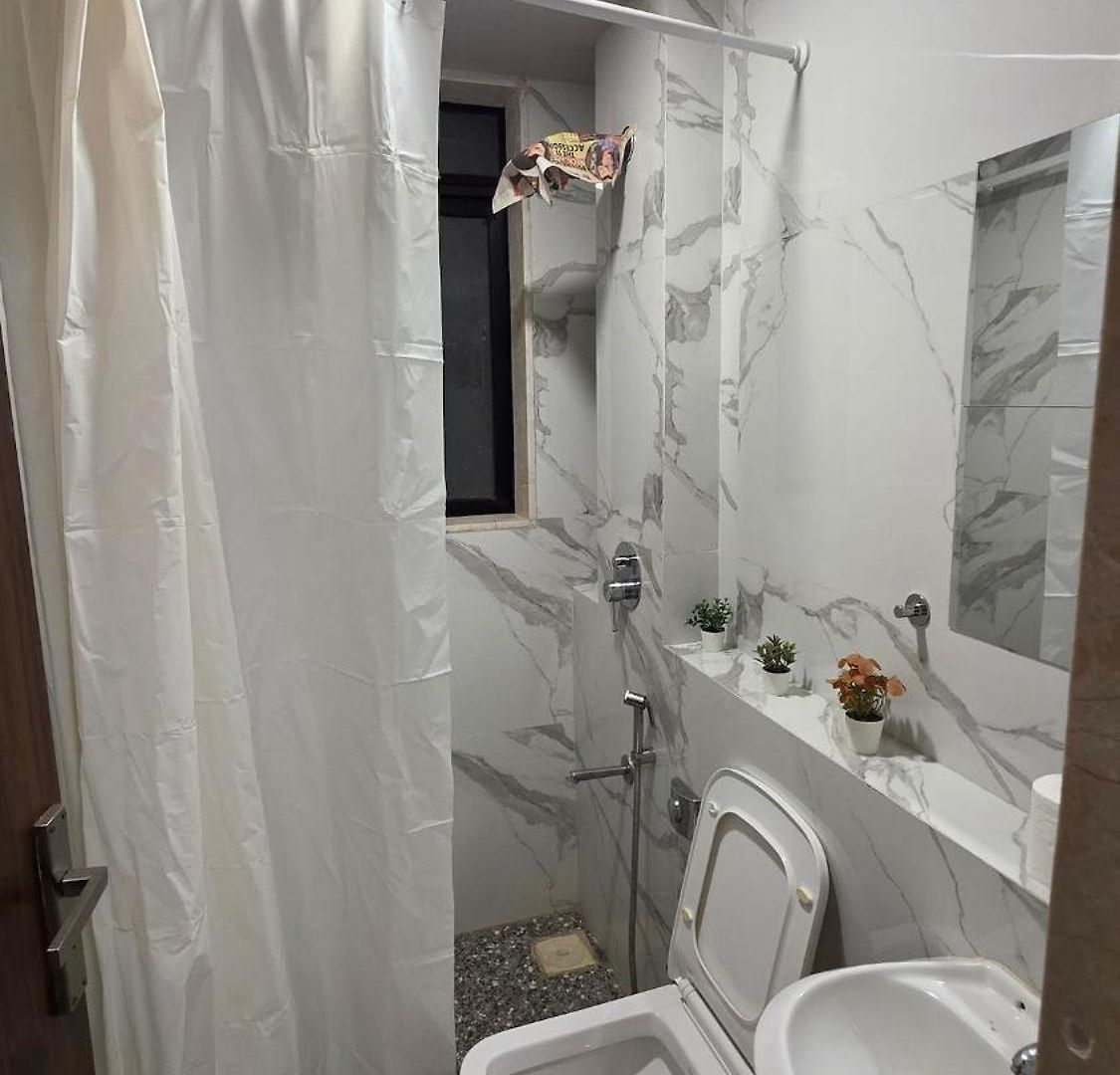 Apartment Fortune Crown 403- Premium Khar *