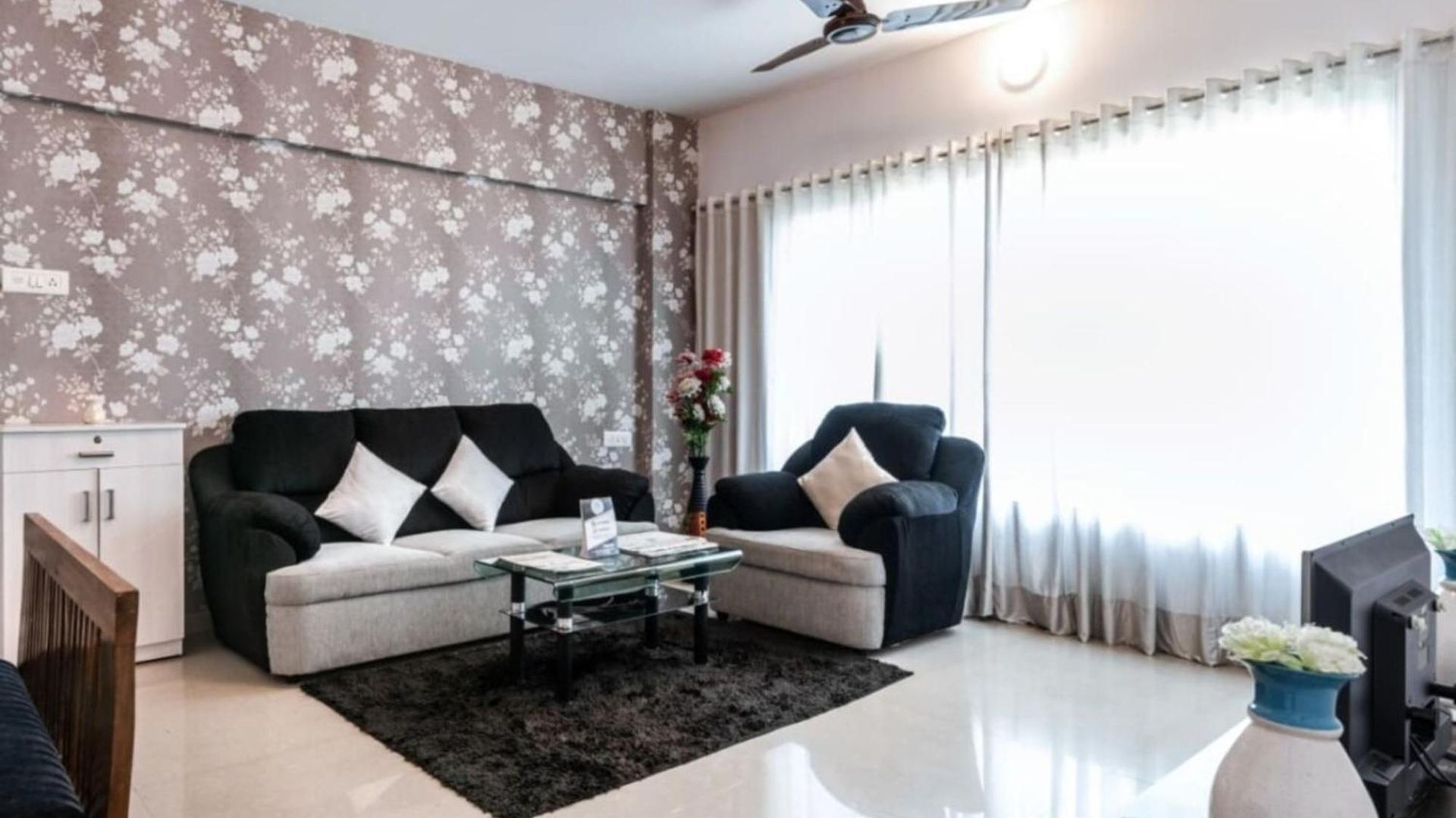 Spacious 3bhk Family Near Growels Mall Next To Western Express Highway Mumbai