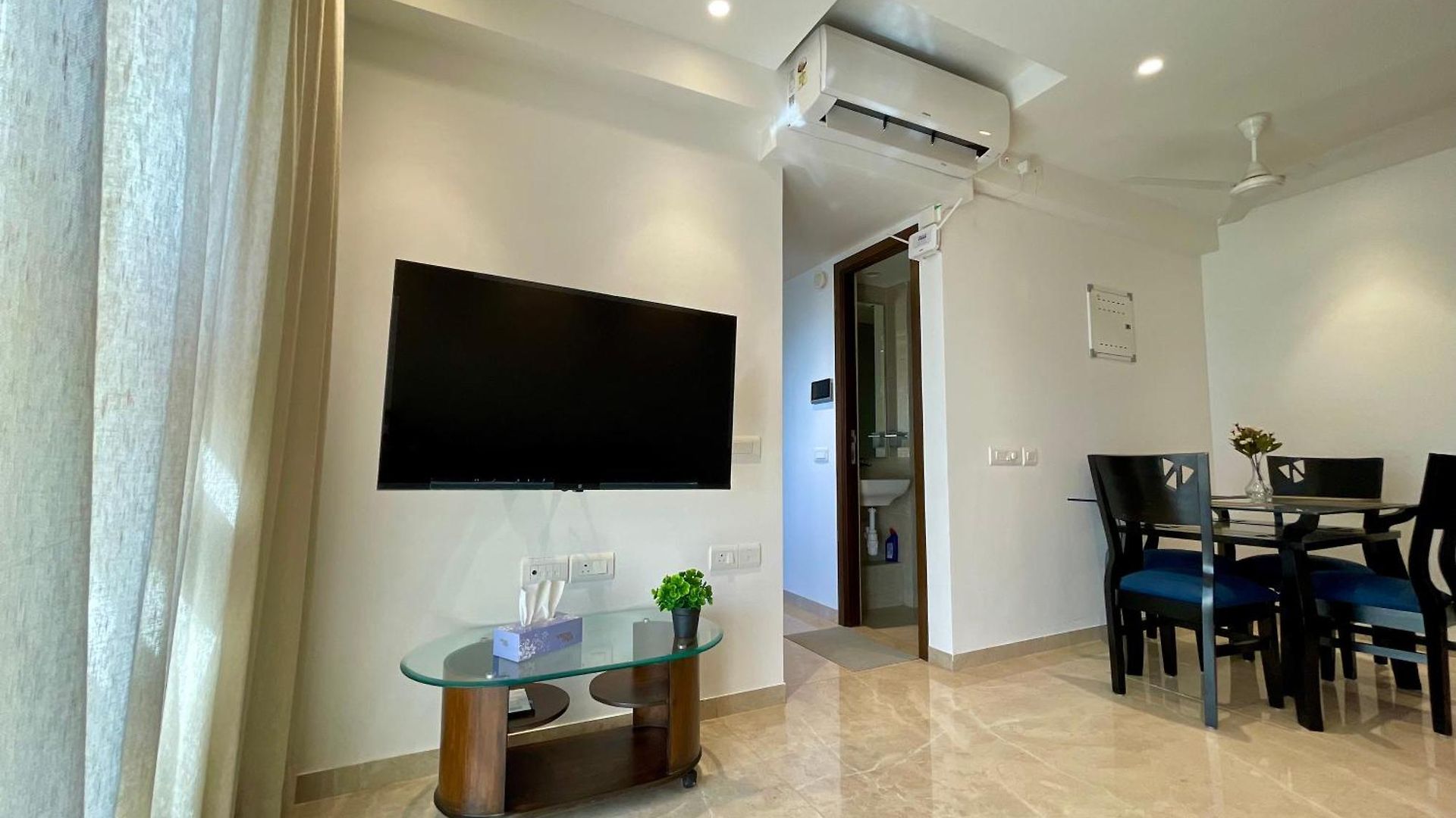 A Embassy 1 Bhk In Hiranandani Powai * Mumbai