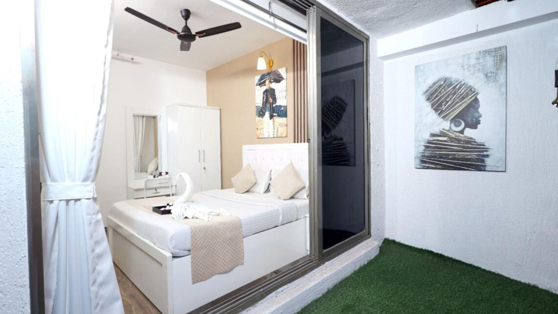 Spacious 1 Bhk For Business & Family Near International Airport