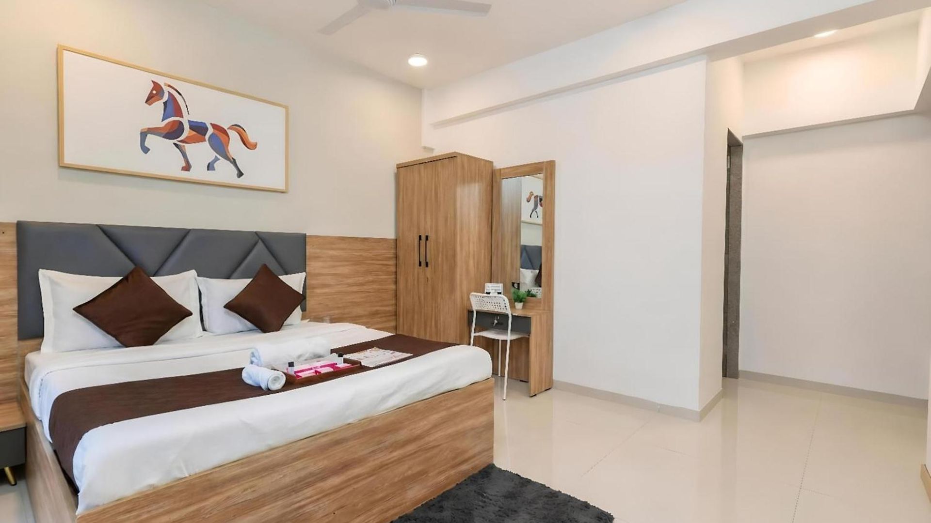 Spacious 3 Bedroom At Kalina, Santacruz East 5 Mins From Bandra Kurla Complex