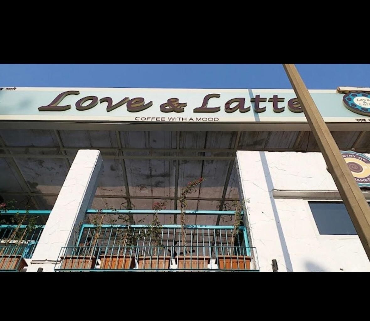 Warm Modern 1bhk Flat New Tower Yari Road *