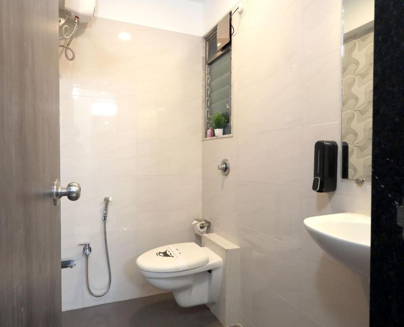Apartment Spacious 1 Bhk For Business & Family Near International Airport Mumbai