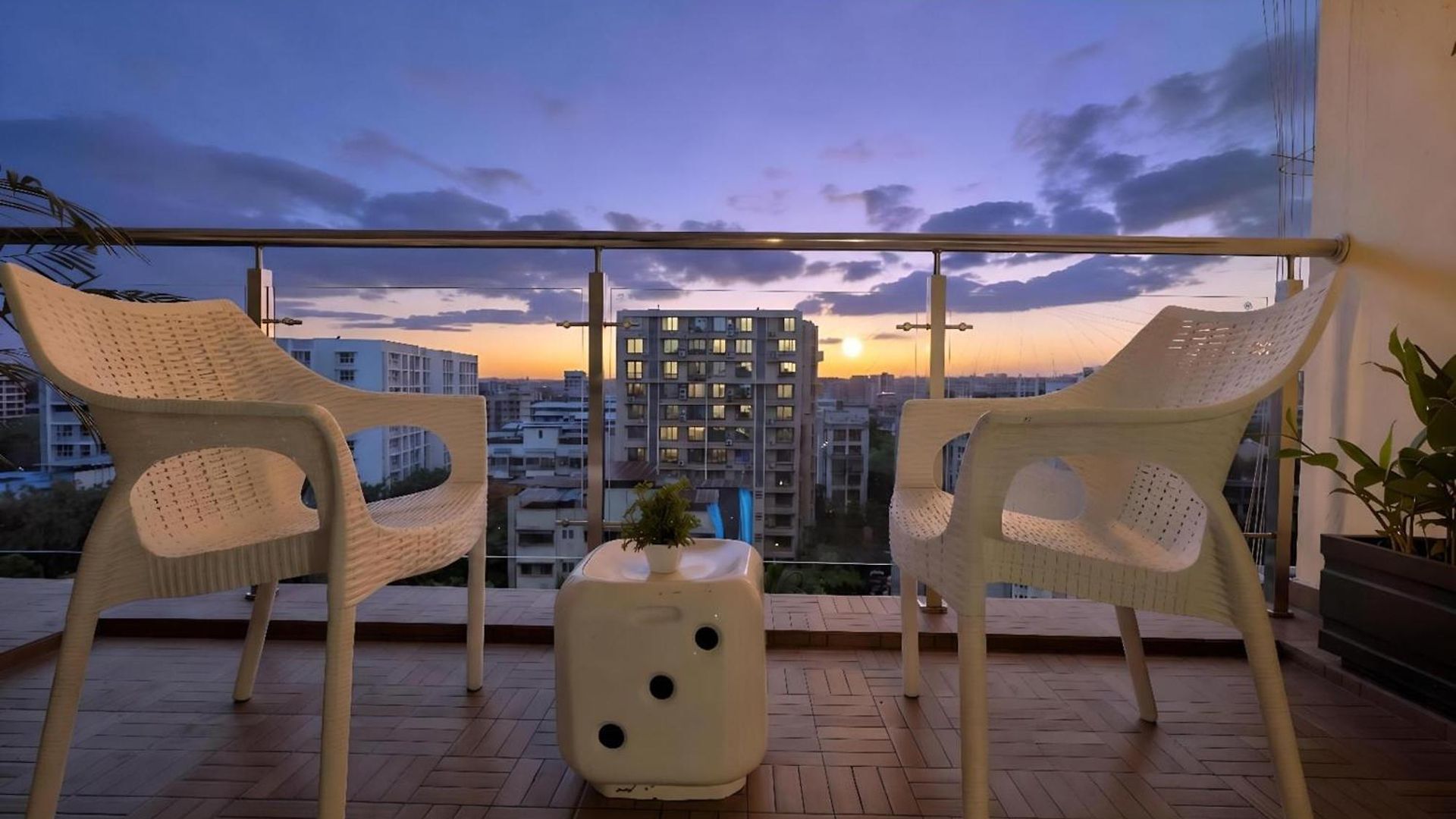 Spacious 3 Bedroom At Kalina, Santacruz East 5 Mins From Bandra Kurla Complex * Mumbai
