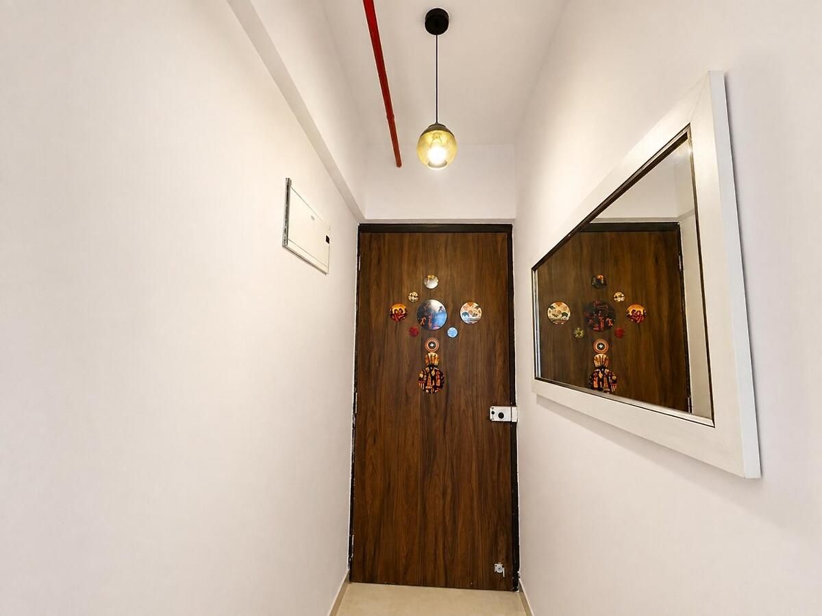 Warm Modern 1bhk Flat New Tower Yari Road *