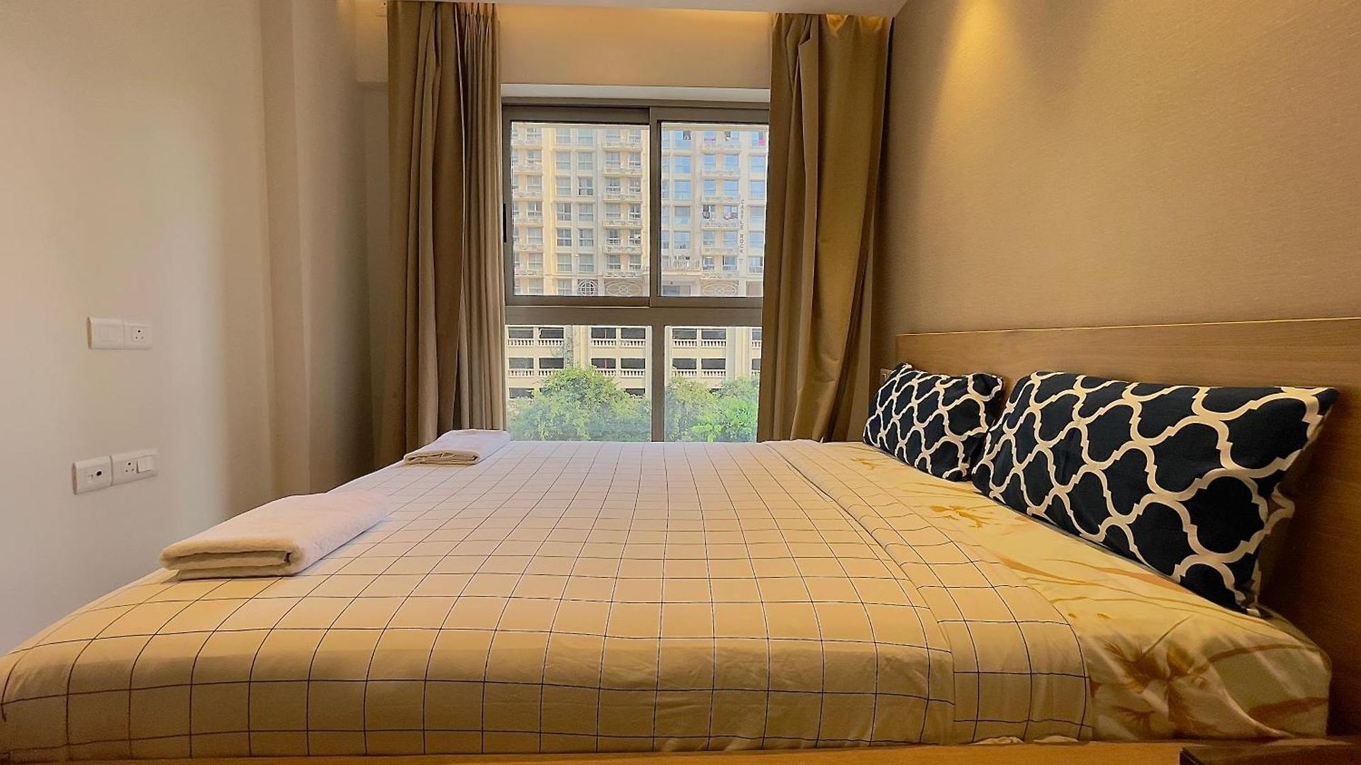 A Embassy 1 Bhk In Hiranandani Powai
