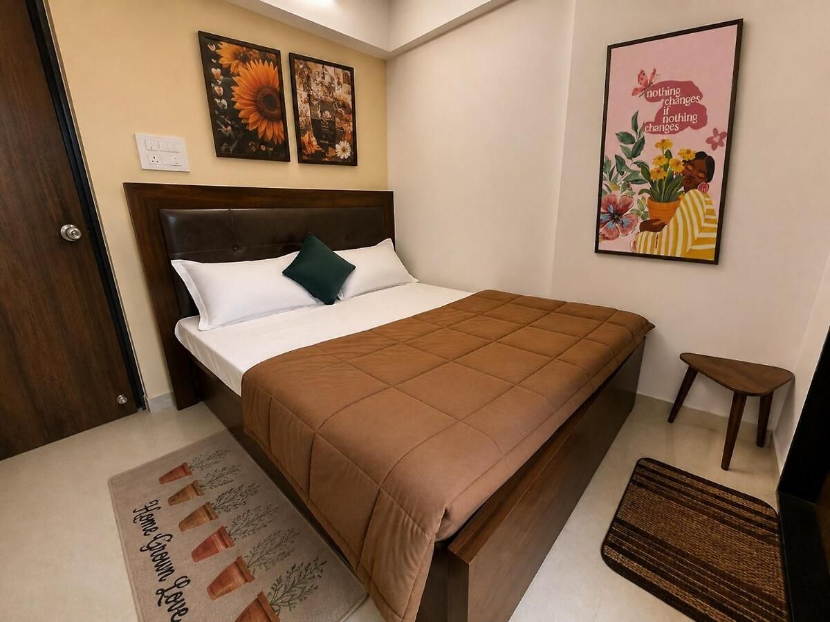 Warm Modern 1bhk Flat New Tower Yari Road Apartment Mumbai