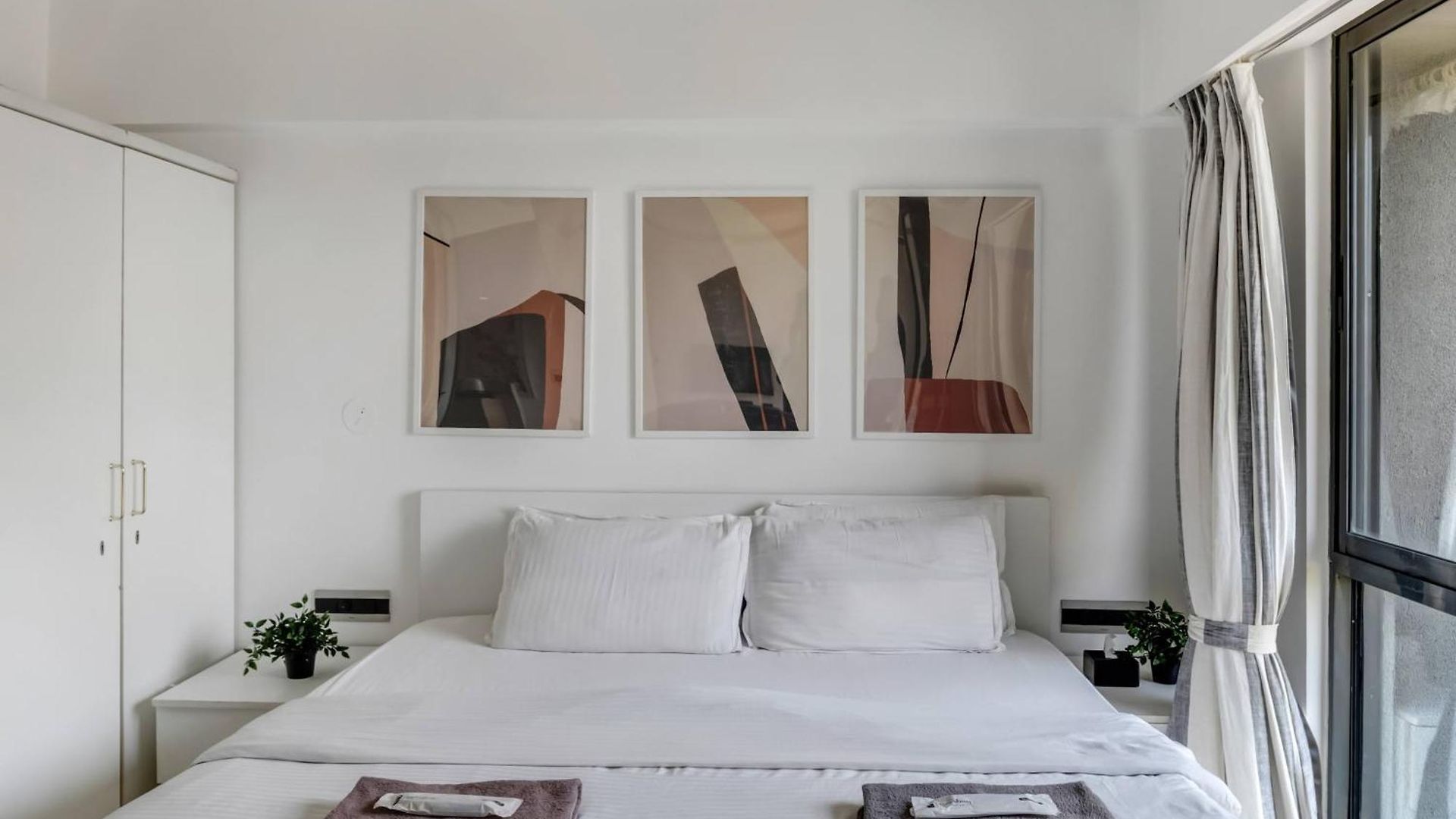 Premium By House Oona * Mumbai