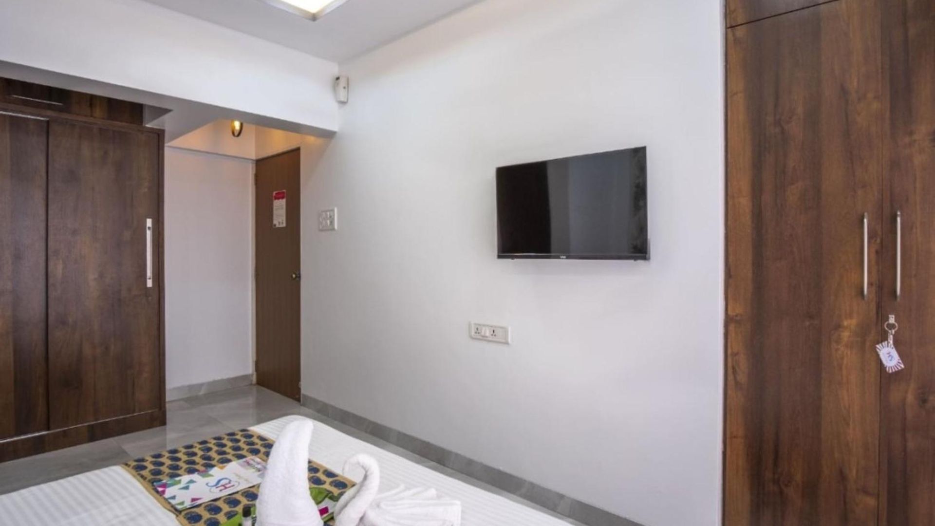 Apartment Private Rooftop 3br Near International Airport Andheri East Mumbai