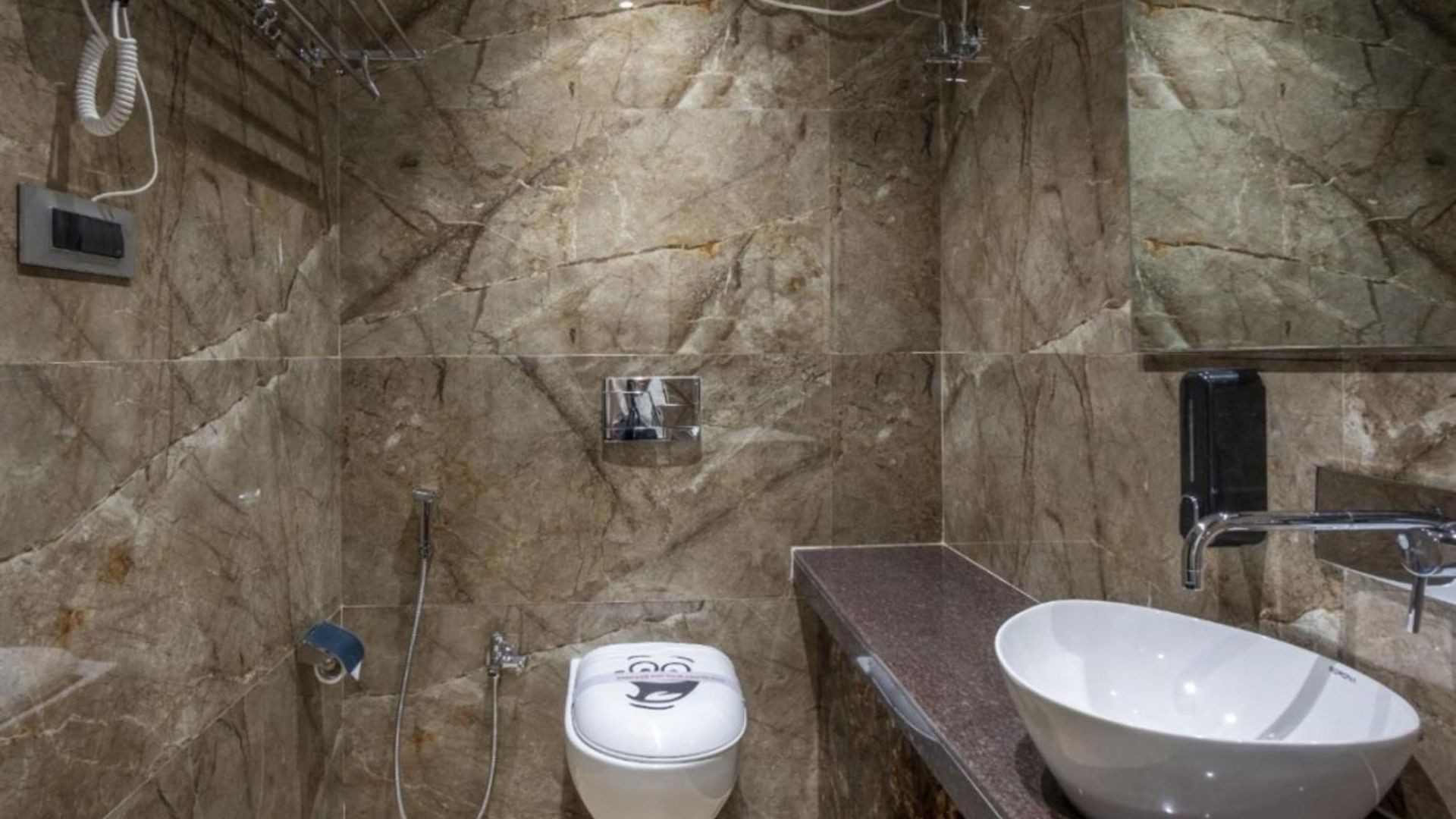 Private Rooftop 3br Near International Airport Andheri East Mumbai