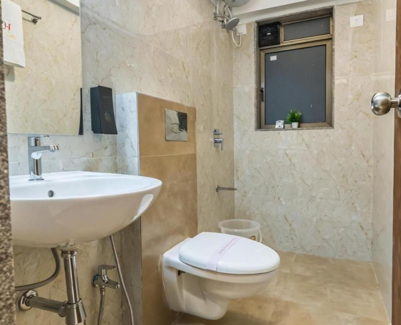 Spacious 3 Bedroom At Kalina, Santacruz East 5 Mins From Bandra Kurla Complex