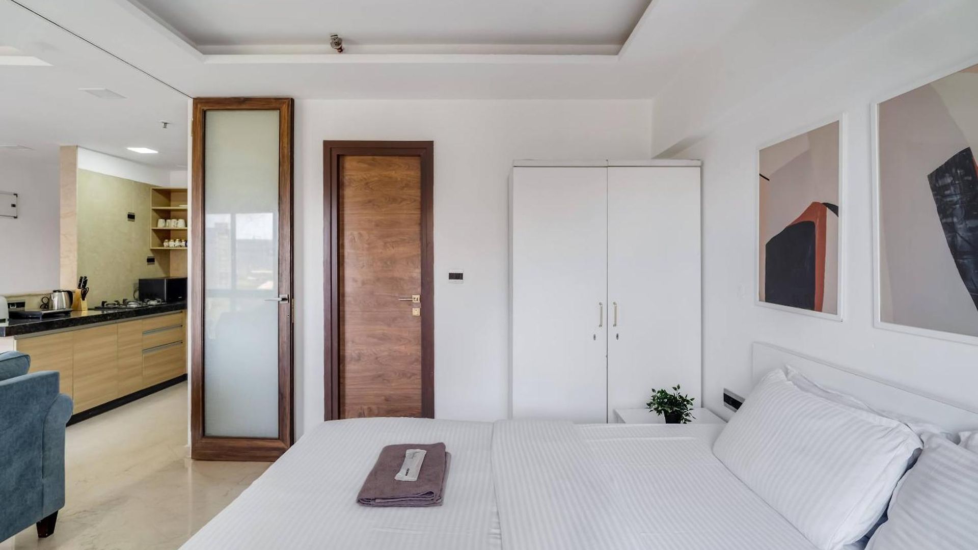 Premium By House Oona