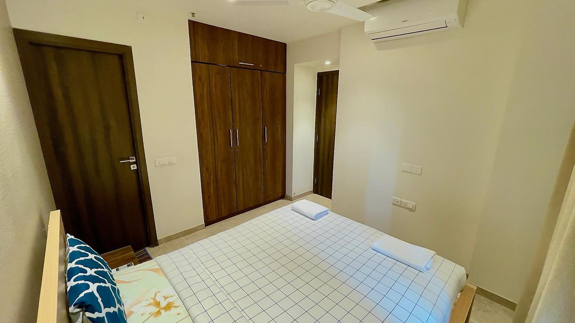 Apartment A Embassy 1 Bhk In Hiranandani Powai *