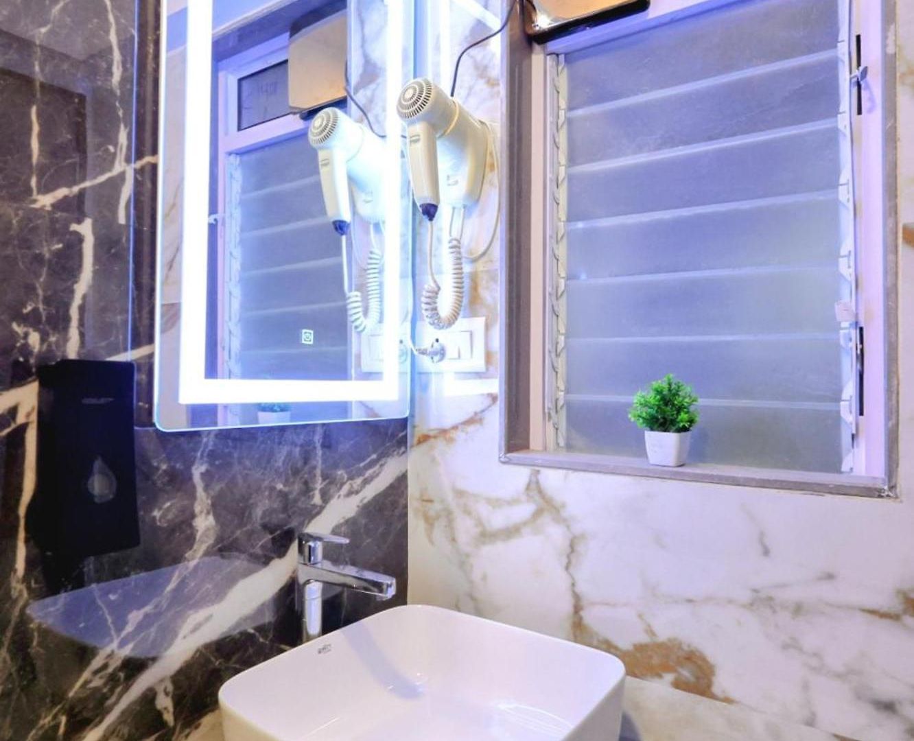 Premium 1bhk Near Borivali National Park Next To Western Express Highway Apartment Mumbai