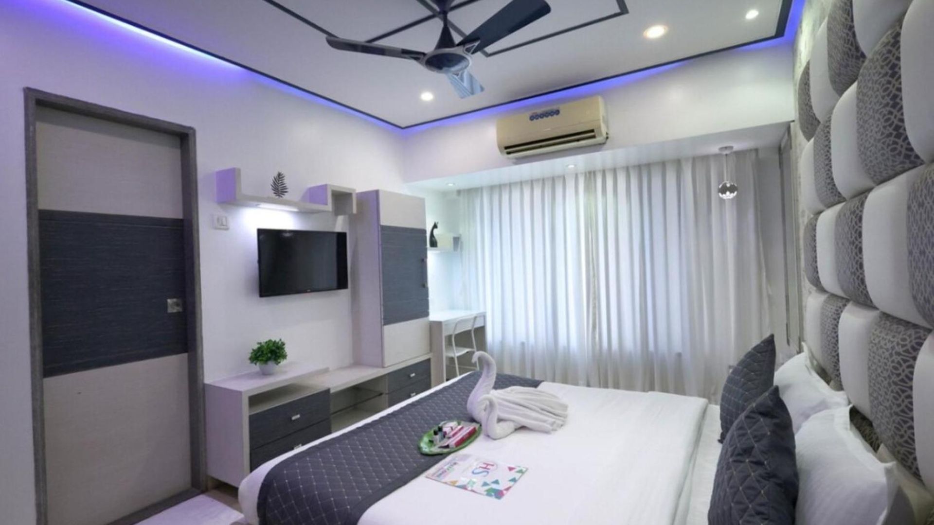Embassy 2 Bedroom Near Bkc & Guru Nanak Hospital Bandra East Apartment