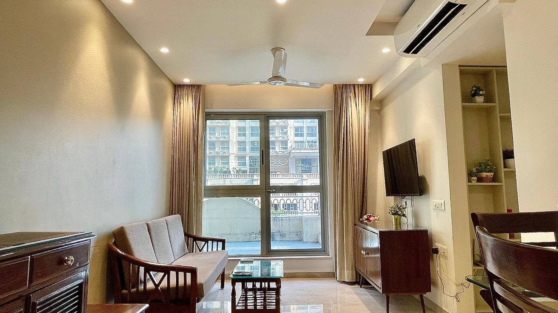 A Embassy 1 Bhk In Hiranandani Powai