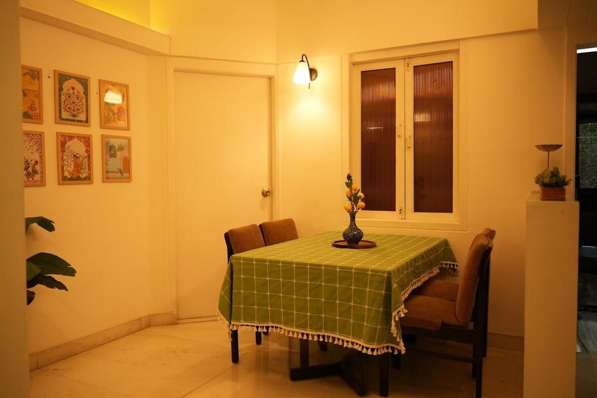 Deep 5th Floor - 3bhk Aesthetic Khar Apartment Mumbai