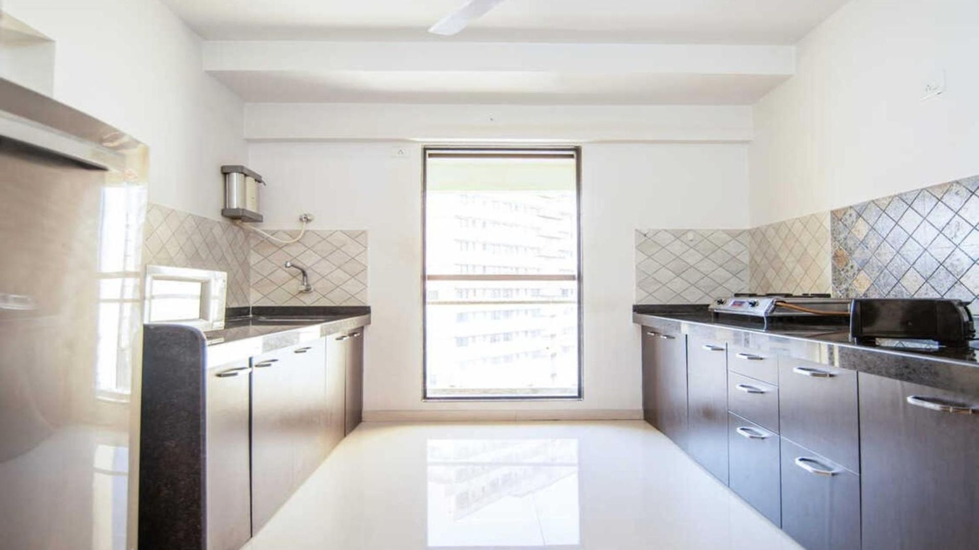 Apartment Luxury 3 Bedroom Near Airport For Working Professionals And Families *