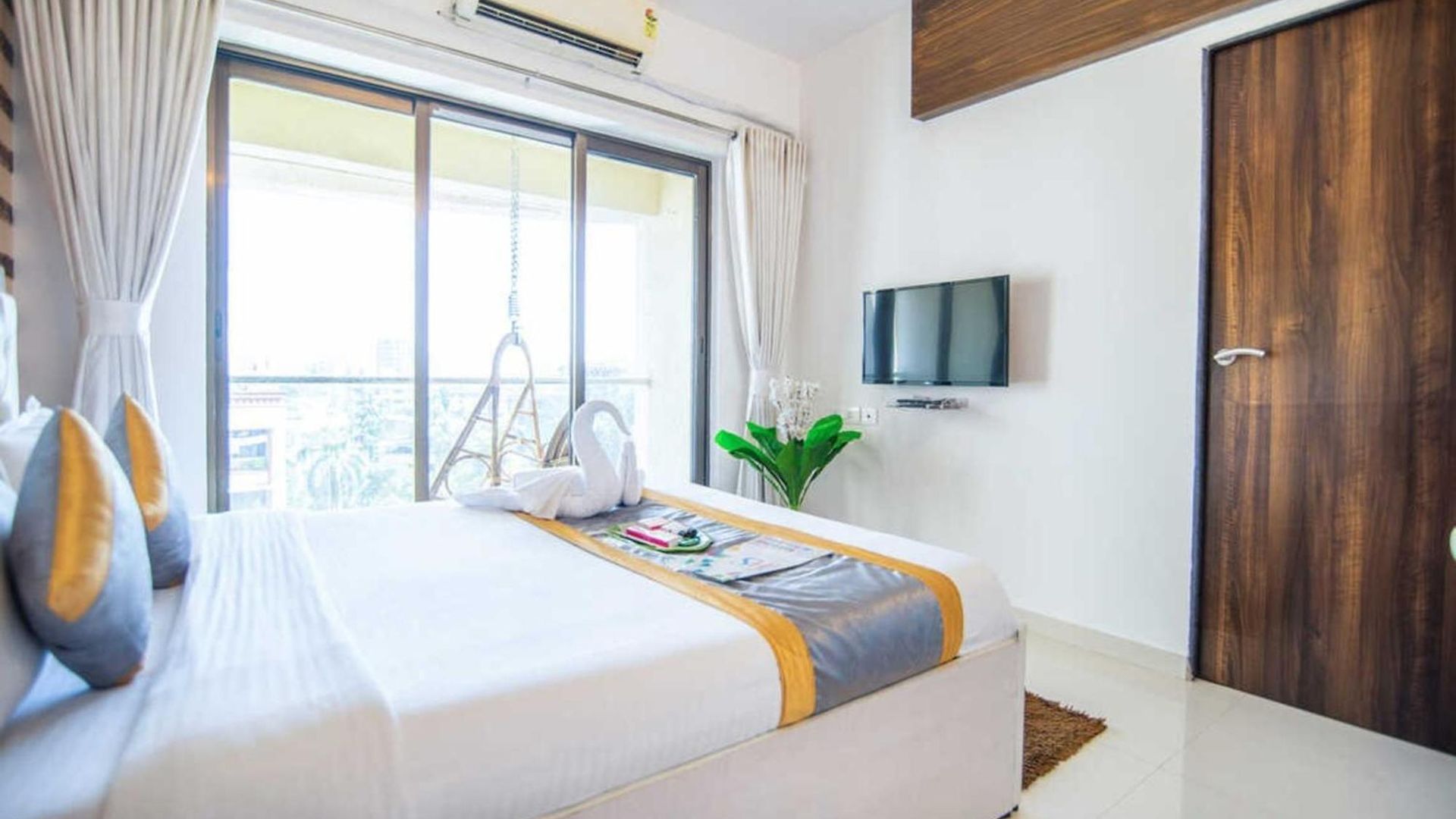 Luxury 3 Bedroom Near Airport For Working Professionals And Families *
