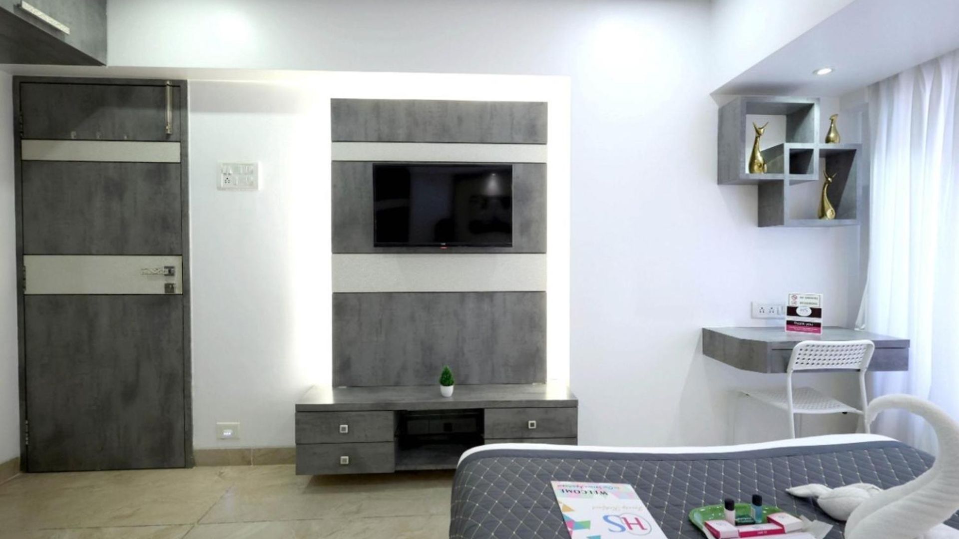 Apartment Embassy 2 Bedroom Near Bkc & Guru Nanak Hospital Bandra East