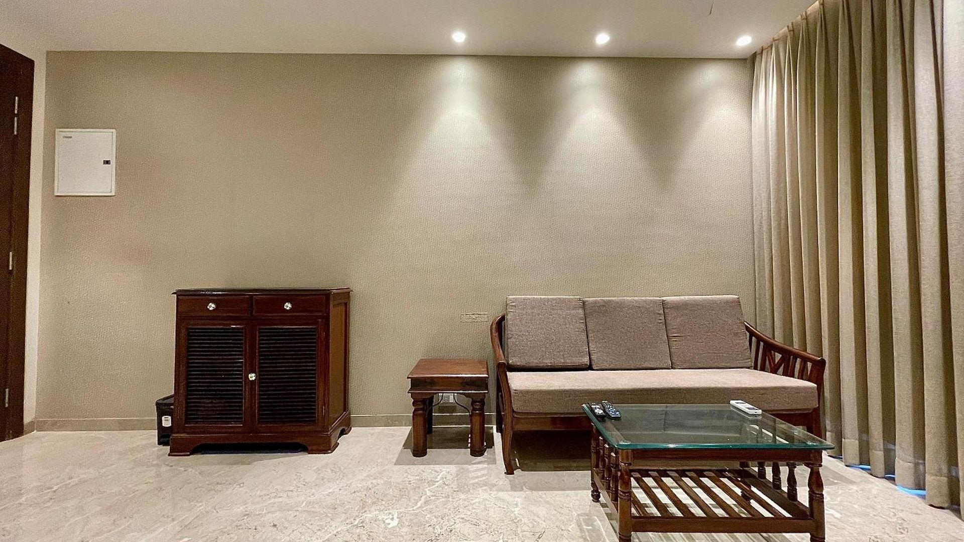 A Embassy 1 Bhk In Hiranandani Powai Apartment Mumbai