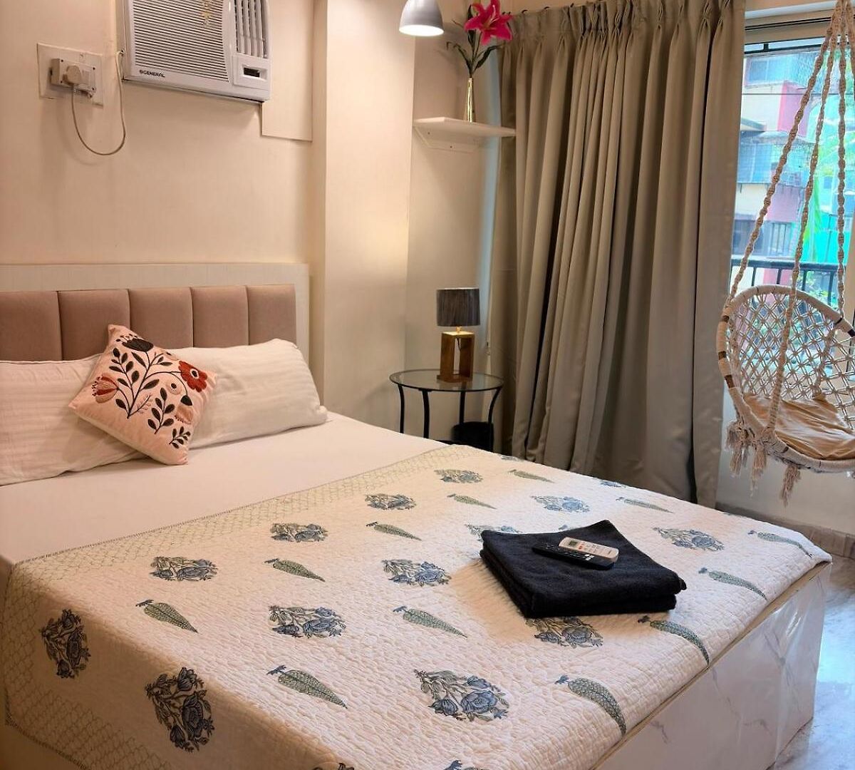 Adore 4 Bhk Luxury Apartment- Bandra Apartment *