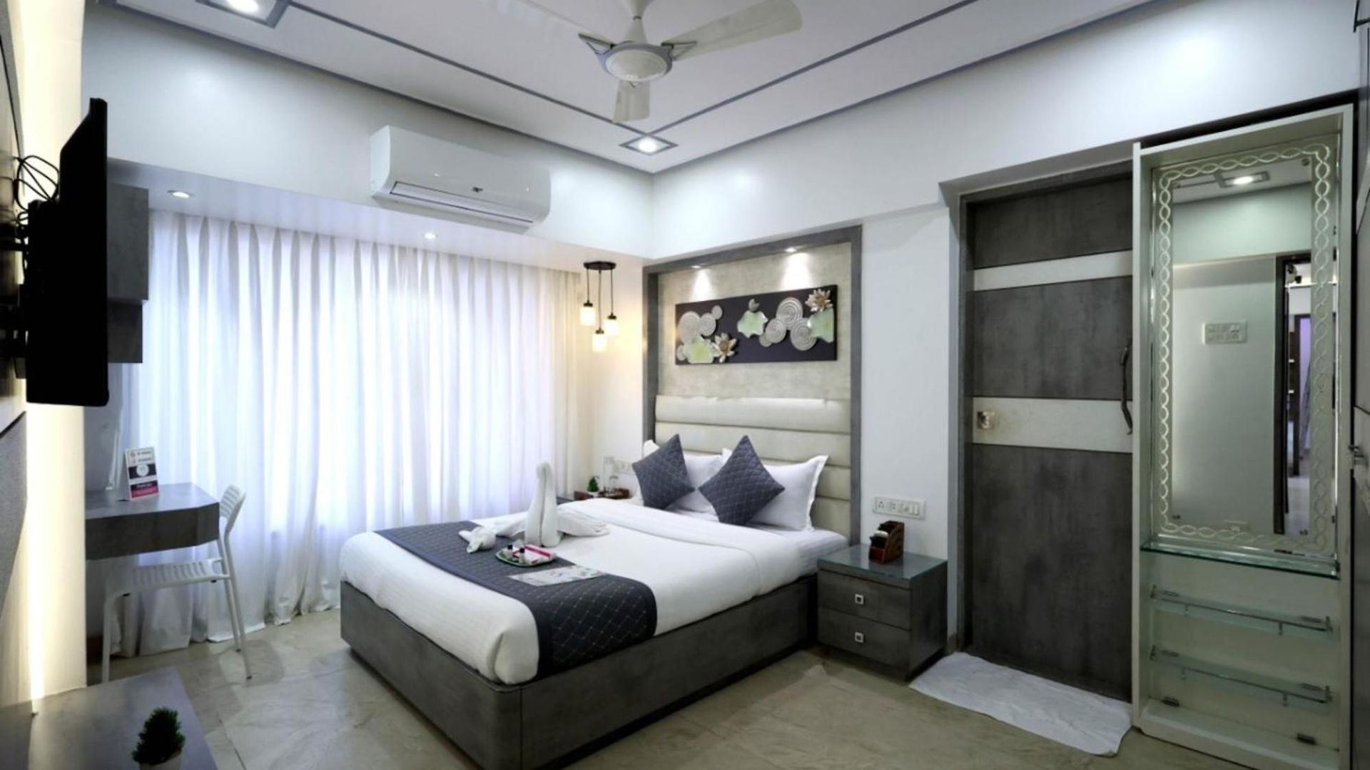 Embassy 2 Bedroom Near Bkc & Guru Nanak Hospital Bandra East Apartment Mumbai