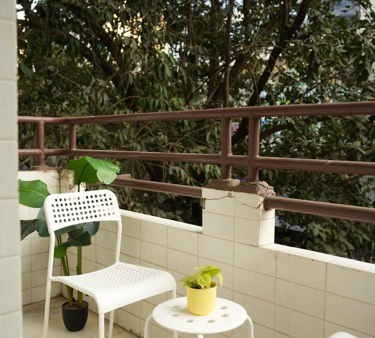 Deep 5th Floor - 3bhk Aesthetic Khar Apartment