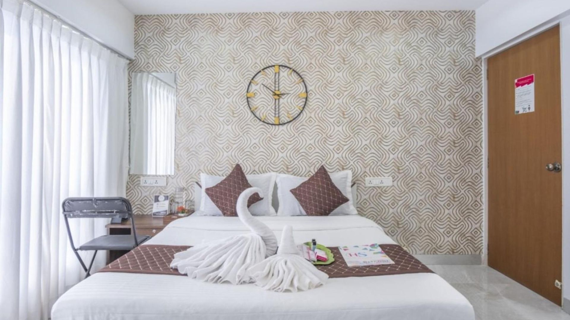 Private Rooftop 3br Near International Airport Andheri East Mumbai