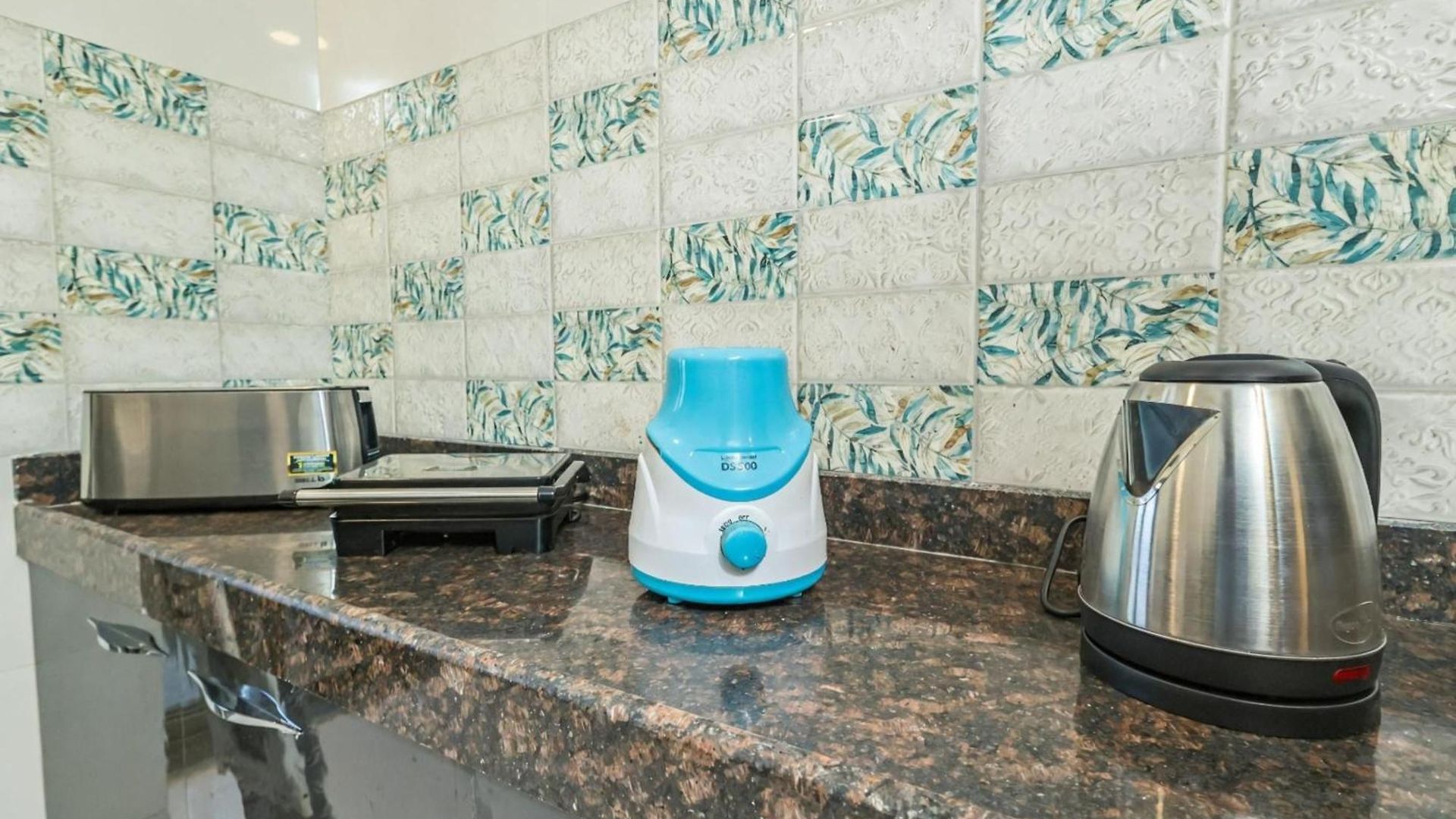 Apartment Spacious 3 Bedroom At Kalina, Santacruz East 5 Mins From Bandra Kurla Complex