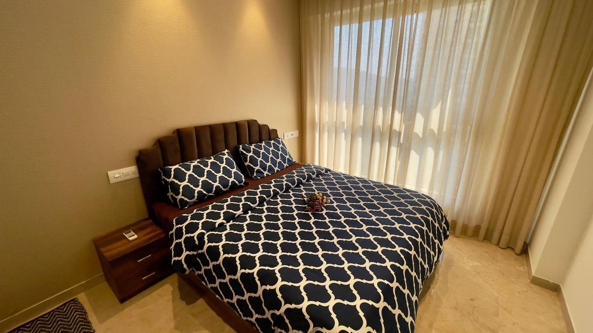 A Embassy 1 Bhk In Hiranandani Powai *
