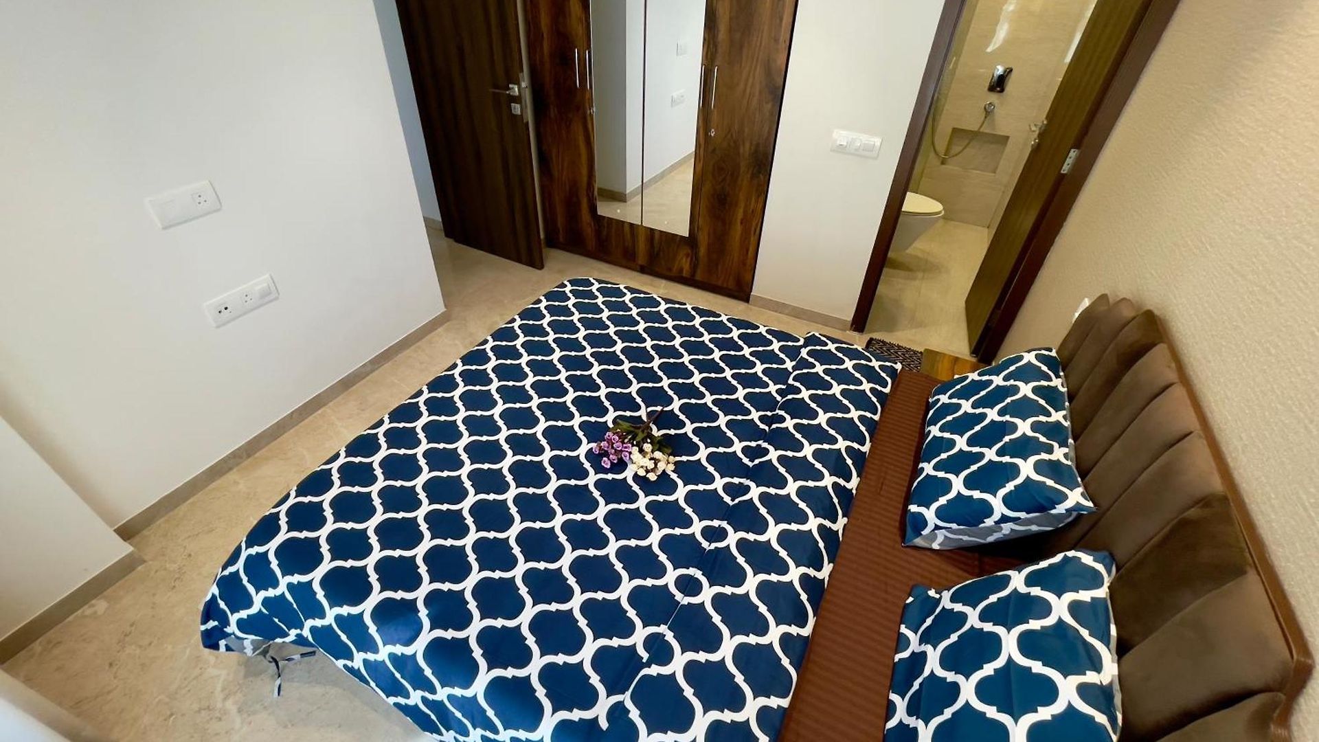 A Embassy 1 Bhk In Hiranandani Powai