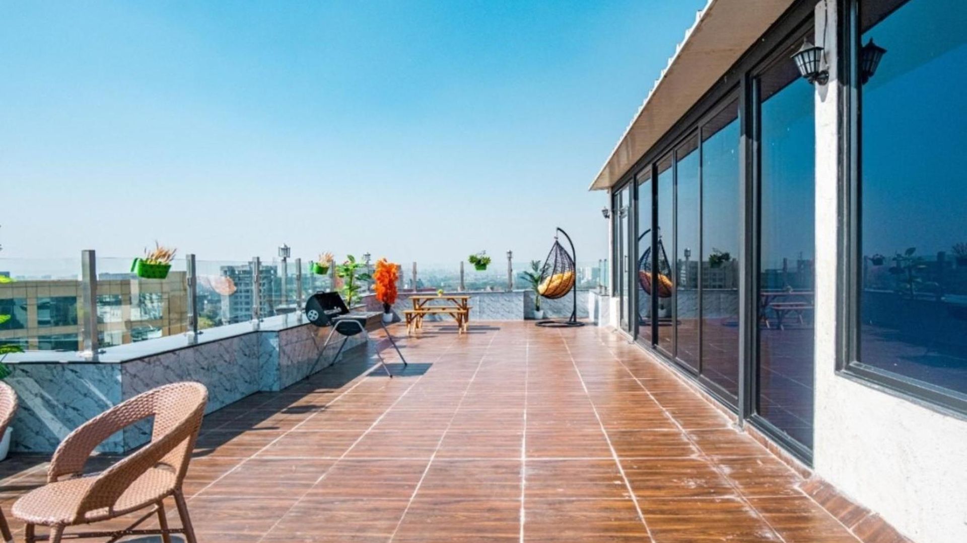 Private Rooftop 3br Near International Airport Andheri East Apartment