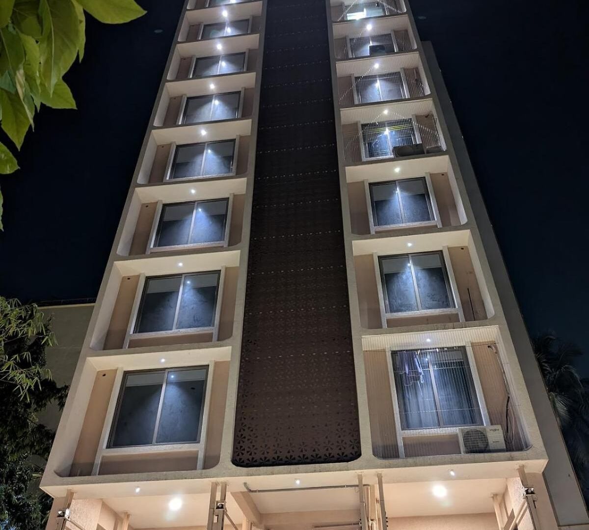Peaceful & Spacious 2 Bhk Near Airport Mumbai